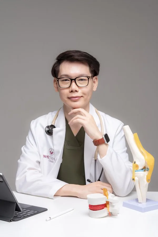 นพ.วัฒนา ตาแสน แพทย์ผู้เชี่ยวชาญด้านเวชกรรมฟื้นฟู วัฒนาคลินิก ลำปาง